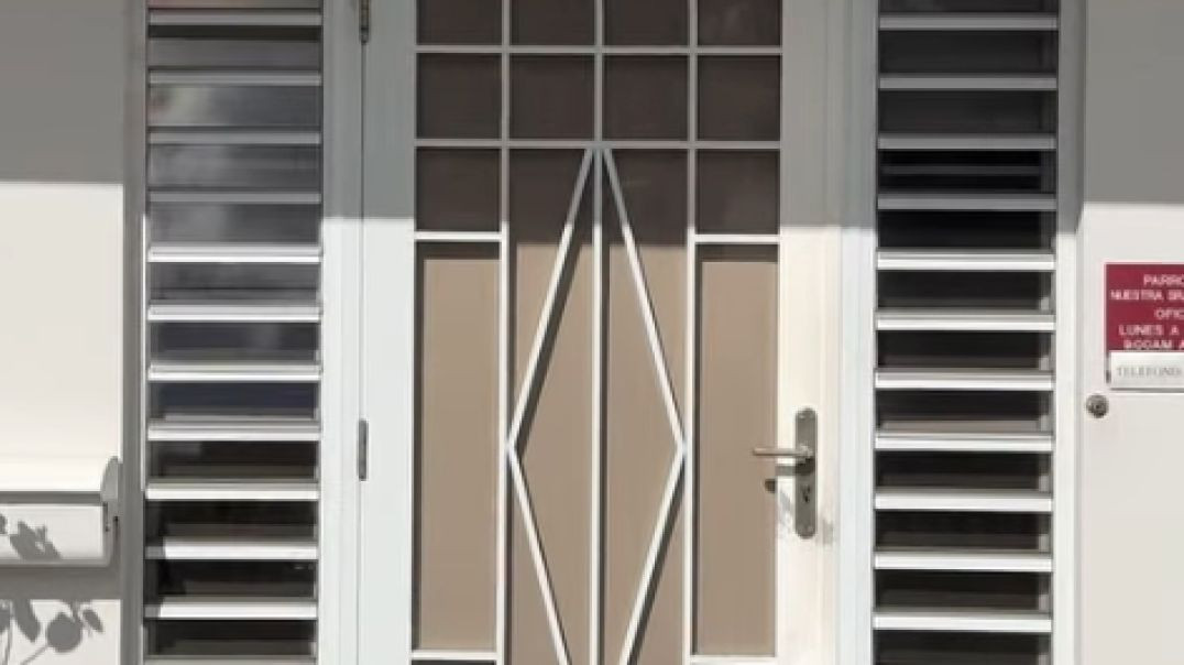 Instalacion de Puerta de Seguridad en Aluminio y Cristal  PeChe Glass Puerto Rico
